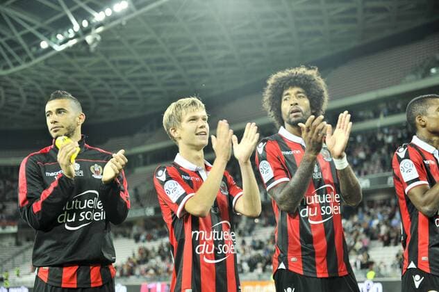 Fußball, OGC Nizza - AS Monaco Younes Belhanda (ogcnice) - Vincent Kozielo (ogcnice) - Dante (ogcnice) - Fussball Frankreich, Ligue 1, OGC Nice vs. AS Monaco - 21 09 2016 NORBERTSCANELLA PANORAMIC 