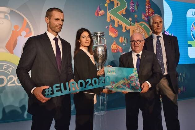 Themen der Woche - SPORT Bilder des Tages - SPORT Fußball, UEFA präsentiert Logo der EURO 2020 in Rom Aleksander Ceferin Uefa President, Rome s Major Virginia Raggi, FIGC President Carlo Tavecchio, Coni President Giovanni Malago Roma 22-09-2016 Foro Italico Logo Roma2020 european football championships unveiled andreaxstaccioli