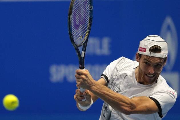 Tennis, ATP Turnier in Sankt Petersburg September 23, 2016 - Saint Petersburg, Russia - Joao Sousa of Portugal returns the ball to Roberto Bautista of Spain during the St. Petersburg Open ATP Tennis Herren tennis tournament match in St. Petersburg, Russia, September 23, 2016. Roberto Bautista v Joao Sousa - St. Petersburg Open 2016  - ZUMAn230