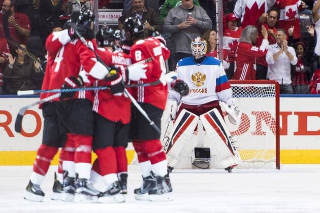 World Cup of Hockey, Kanada - Russland Rysslands malvakt Sergei Bobrovsky deppar samtidigt som Kanadas spelare jublar efter 3-2 i förgrunden Kanada - Russland Länderspiel World Cup of Hockey Toronto.  Copyright: LUDVIGxTHUNMAN BB160924LT110