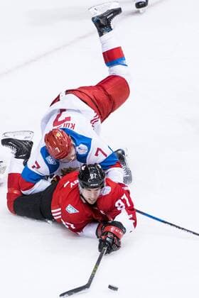 World Cup of Hockey, Kanada - Russland Kanadas Sidney Crosby och Rysslands Dmitry Kulikov Kanada - Russland Länderspiel World Cup of Hockey Toronto.  Copyright: LUDVIGxTHUNMAN BB160924LT132