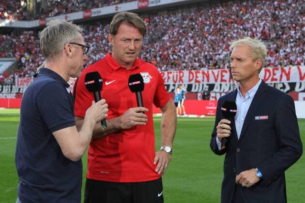 25.09.2016, xkvx, Fussball 1.Bundesliga, 1. FC Koeln - RB Leipzig, emspor, v.l. Trainer Peter Stoeger (1. FC Koeln), Trainer Ralph Hasenhuettl (RB Leipzig), Sky Moderator Koeln