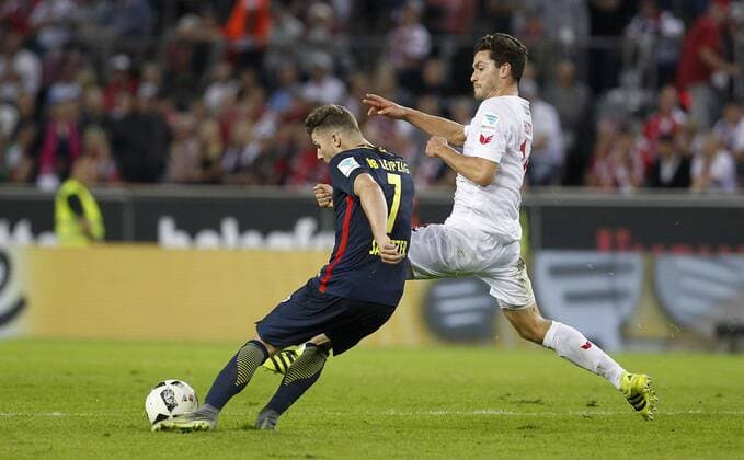 Köln, RheinEnergieStadion, 25.09.16: Marcel Sibitzer (RB Leipzig) gegen Jonas Hector (1.FC Köln) im Spiel der 1. Bundesliga zwischen 1.FC Köln vs. RB Leipzig in der Saison 2016 2017.