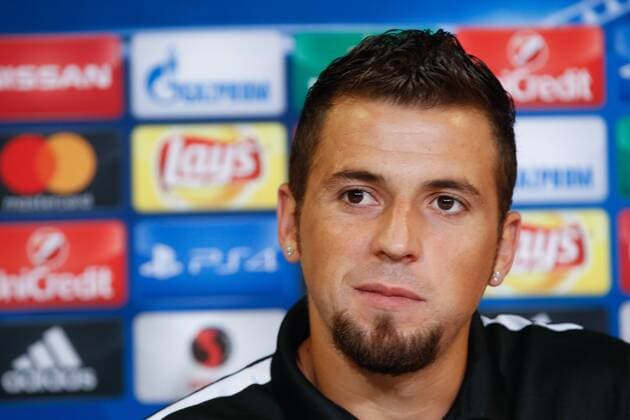 Club s Claudemir Domingues De Souza pictured during a press conference PK Pressekonferenz of Belgian first division soccer team Club Brugge KV in Brugge, Monday 26 September 2016. Brugge is preparing for the second game in the UEFA Champions League group stage competition, in the group G, against Danish club Kopenhagen tomorrow. BRUNOxFAHY  x04941217x