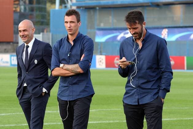 Bilder des Tages - SPORT Juventus players at Maksimir stadium - Zagreb, Croatia 26.09.2016., Zagreb, Croatia - FC Juventus players visited Maksimir stadium before Champions League match with GNK Dinamo. Mario Mandzukic, Gianluigi Buffon  RobertxAnic PIXSELL
