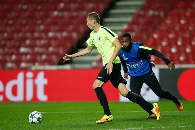 Club s Hans Vanaken and Club s Stefano Denswil fight for the ball during a training session of Belgian first division soccer team Club Brugge KV in Copenhagen, Monday 26 September 2016. Brugge is preparing for the second game in the UEFA Champions League group stage competition, in the group G, against Danish club Kopenhagen tomorrow. BRUNOxFAHY  x04941320x