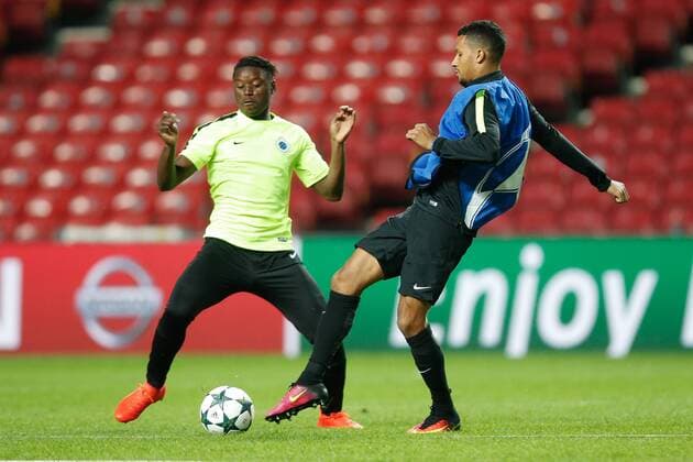 Club s Anthony Limbombe and Club s Ricardo van Rhijn fight for the ball during a training session of Belgian first division soccer team Club Brugge KV in Copenhagen, Monday 26 September 2016. Brugge is preparing for the second game in the UEFA Champions League group stage competition, in the group G, against Danish club Kopenhagen tomorrow. BRUNOxFAHY  x04941313x