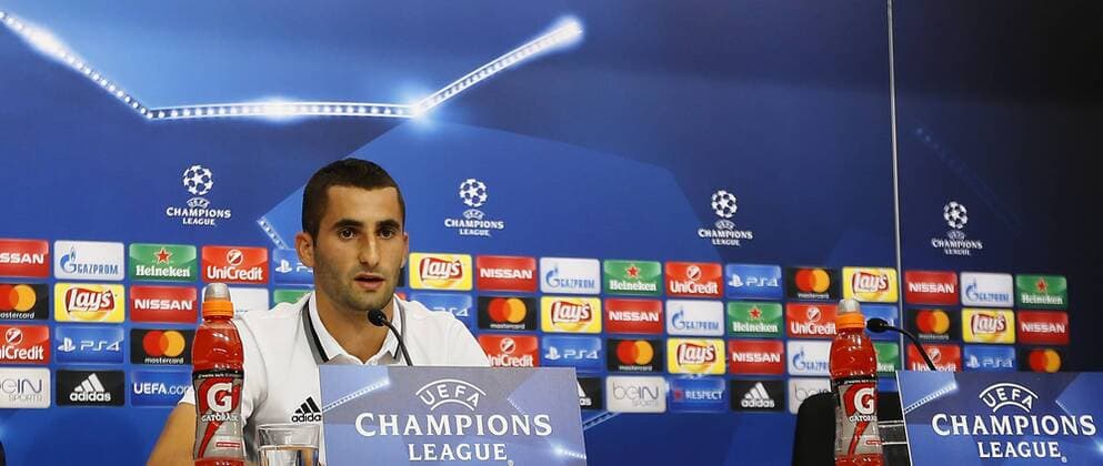 Olympique Lyon s Maxime Gonalons attends a press conference PK Pressekonferenz at the Sanchez Pizjuan stadium in Sevilla, Spain, 26 September 2016. Olympique Lyon will face Sevilla FC in a UEFA Champions League Group H soccer match on 27 September. Press conference of Olympique Lyon !ACHTUNG: NUR REDAKTIONELLE NUTZUNG!  GRA370 20160926-636105157251632814