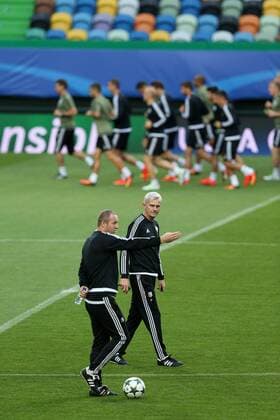 LISBON 26.09.2016 --- LEGIA WARSAW TRAINING SESSION IN LISBON ALEKSANDAR VUKOVIC JACEK MAGIERA FOT. PIOTRxKUCZA NEWSPIX.PL --- Newspix.pl  160926PYK085