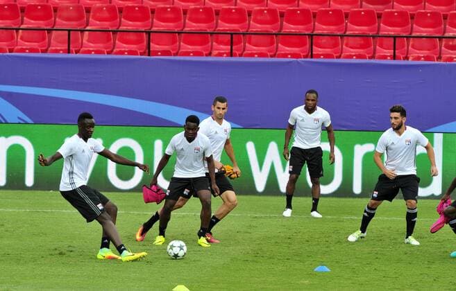 Olympique Lyon training session at Pizjuan stadium before Champions League match against Sevilla. xKIKOxHURTADOx 