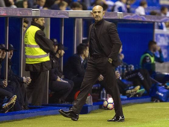 Granada s coach Paco Jemez during the Liga Santander Primera Division 6th journey match between Alaves and Granada at Mendizorroza stadium in Vitoria, Basque Country, Spain, 26 September 2016. ALAVES VS. GRANADA !ACHTUNG: NUR REDAKTIONELLE NUTZUNG!  VIT001 20160926-636105299412347072