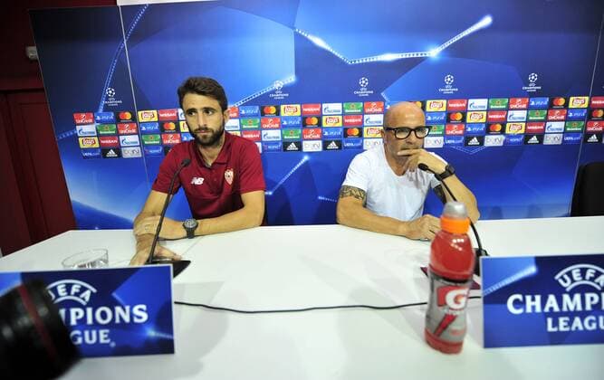 Bilder des Tages - SPORT Sampaoli and Pareja appear at pressconference the day before the Champions League match between FC Sevilla and Olympique Lyon. xKIKOxHURTADOx 
