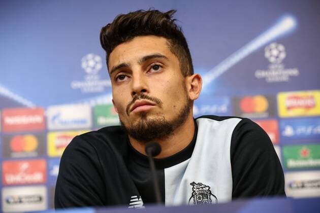 26.09.2016, King Power Stadium, Leicester, ENG, UEFA CL, FC Porto, Pressekonferenz, Gruppe G, im Bild Alex Telles of FC Porto Alex Telles of FC Porto during Pressconference before the UEFA Championsleague Group G Match between Leicester City and FC Porto at the King Power Stadium in Leicester, Great Britain on 2016 09 26. Leicester  EP_fil  