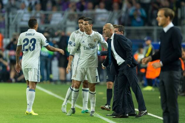 Dortmund, Germany 27.09.2016, UEFA Champions League - 2016 17 Season, Group F - Matchday 2, BV Borussia Dortmund - Real Madrid, Cristiano Ronaldo (Real Madrid) und Trainer Zinedine Zidane (Real Madrid) jubeln nach dem treffer zum 0:1 ( DeFodi001