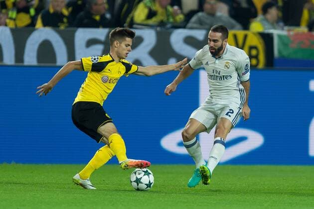Bilder des Tages - SPORT Dortmund, Germany 27.09.2016, UEFA Champions League - 2016 17 Season, Group F - Matchday 2, BV Borussia Dortmund - Real Madrid, Julian Weigl (BVB) gegen Daniel Carvajal (Real Madrid) ( DeFodi001