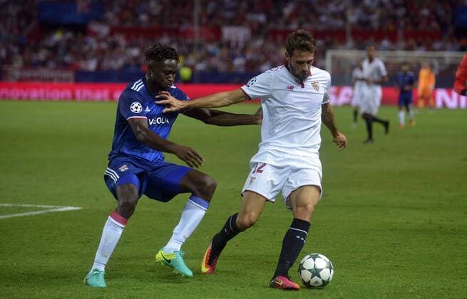 Champions League JORNADA 2, Sevilla FC- OLYMPIQUE DE LYON, ESTADIO RAMON SANCHEZ PIZJUAN. VAZQUEZ and YANGA-MBIWA  xJUANxGUERRAx xPARTIDOx