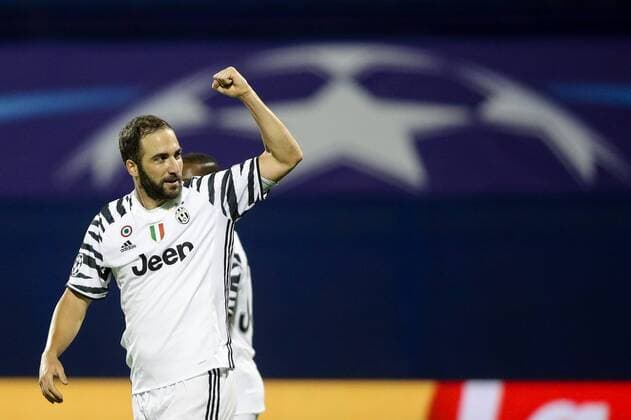 SOCCER - CL, Zagreb vs Juventus ZAGREB,CROATIA,27.SEP.16 - SOCCER - UEFA Champions League, group stage, GNK Dinamo Zagreb vs Juventus Turin. Image shows the rejoicing of Gonzalo Higuain (Juventus). GEPAxpictures xMaticxKlansek