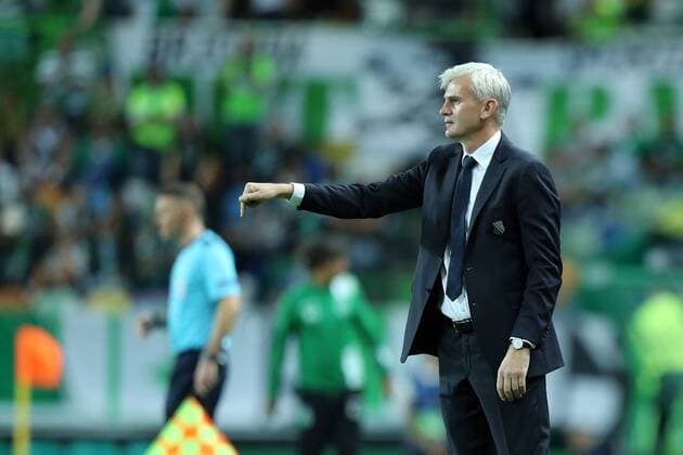 Lissabon, Portugal - Fussball, Champions League, Sporting Lissabon vs. Legia Warschau: JACEK MAGIERA - HEAD COACH LEGIA WARSZAWA  20160927CSLG0051