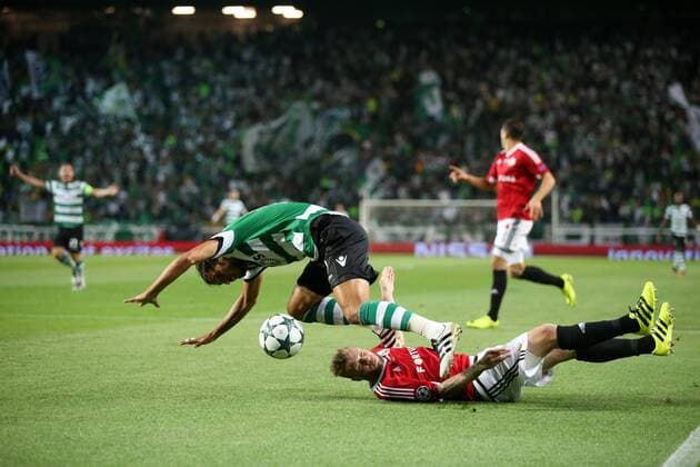 Lissabon, Portugal - Fussball, Champions League, Sporting Lissabon vs. Legia Warschau: BRYAN RUIZ THIBAULT MOULIN  160927PYK0105