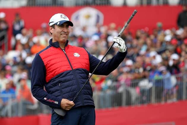 Golf, Prominente beim Ryder Cup 2016 in Chaska in Aktion GOLF - Ryder Cup 2016 CHASKA,MINNESOTA,USA,27.SEP.16 - GOLF - Ryder Cup, Hazeltine National Golf Club. Image shows Rob Riggle. GEPAxpictures xDanielxGoetzhaber