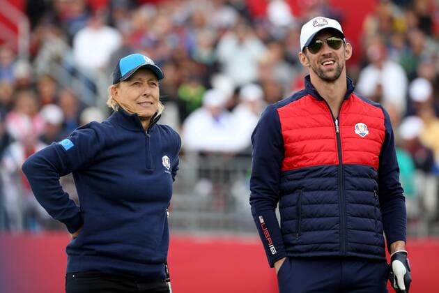 Golf, Prominente beim Ryder Cup 2016 in Chaska in Aktion GOLF - Ryder Cup 2016 CHASKA,MINNESOTA,USA,27.SEP.16 - GOLF - Ryder Cup, Hazeltine National Golf Club. Image shows Martina Navratilova and Michael Phelps (USA). GEPAxpictures xDanielxGoetzhaber