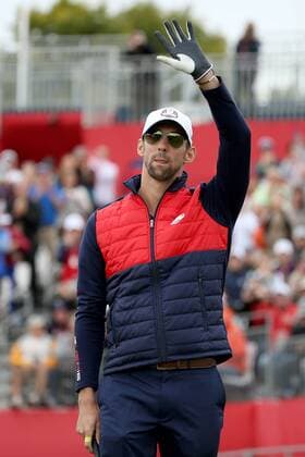 Golf, Prominente beim Ryder Cup 2016 in Chaska in Aktion GOLF - Ryder Cup 2016 CHASKA,MINNESOTA,USA,27.SEP.16 - GOLF - Ryder Cup, Hazeltine National Golf Club. Image shows Michael Phelps (USA). GEPAxpictures xDanielxGoetzhaber