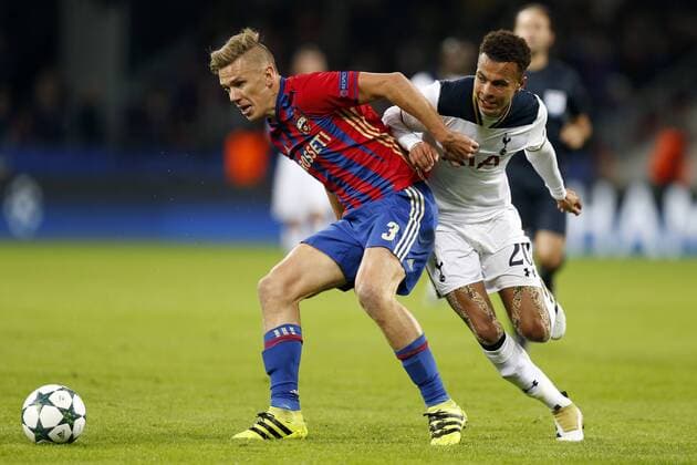 MOSCOW, RUSSIA - SEPTEMBER 27, 2016: CSKA Moscow s Pontus Wernbloom (L) and Tottenham Hotspur s Dele Alli struggle for the ball in their 2016 17 UEFA Champions League Group Stage football match at the Arena CSKA stadium. CSKA Moscow won the game 3:2. Mikhail Japaridze TASS  TS03297C
