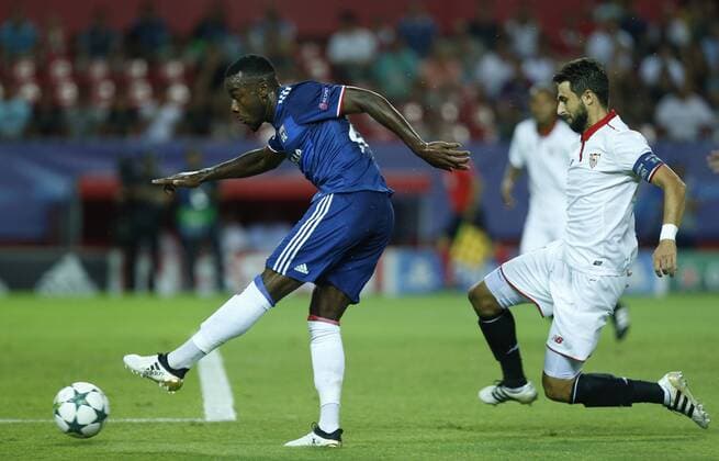 Cornet, Pareja. Champions League match between FC Sevilla and Olympique Lyon. In this picture, Cornet and Pareja. xRamonxNavarrox 