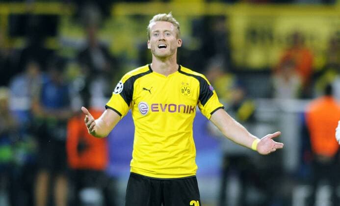 Fussball, UEFA Champions League, Herren, Saison 2016 2017, Gruppe F, 2. Spieltag, Signal Iduna Park Dortmund, Bor. Dortmund (gelb) - Real Madrid (weiss) 2:2; Andre Schürrle (BVB). Aktion, Einzelbild.