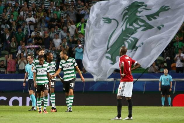 Fußball, CL, Sporting Lissabon - Legia Warschau September 27, 2016 - Lisbon, Portugal - Sporting s forward Bas Dost (28) celebrates with teammates after scoring during the UEFA Champions League group F football match between Sporting CP and Legia Warsaw at Alvalade stadium in Lisbon, on September 27, 2016. Sporting Clube de Portugal v Legia Warszawa - UEFA Champions League  - ZUMAn230