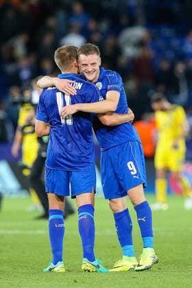 (R-L) Jamie Vardy, Marc Albrighton (Leicester), SEPTEMBER 27, 2016 - Football Soccer : Jamie Vardy of Leicester City (R) celebrates their win with Marc Albrighton at the final whistle during the UEFA Champions League Group Stage match between Leicester City and FC Porto at King Power Stadium in Leicester, England. Noxthirdxpartyxsales  (mdga012030)