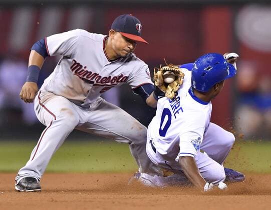 September 27, 2016 - Kansas City, MO, USA - Kansas City Royals pinch runner Terrance Gore steals second before the tag form Minnesota Twins shortstop Eduardo Escobar, left, in the eighth inning on Tuesday, Sept. 27, 2016, Kauffman Stadium in Kansas City, Mo. Minnesota at Kansas City - ZUMAm67_