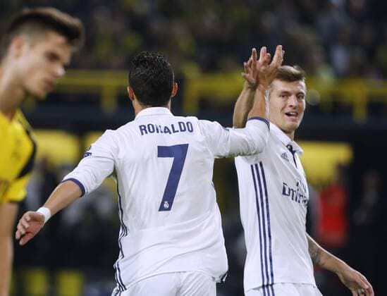 RONALDO Cristiano mit KROOS Toni Team Real Madrid jubelt nach seinem Tor UEFA Champions League 2016-2017 Spiel Borussia Dortmund-Real Madrid 2 : 2 Gruppe F am 27.September 2016 in Dortmund 