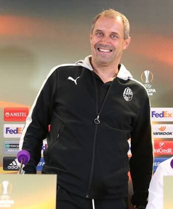 SOCCER - UEFA EL, A.Wien vs Plzen VIENNA,AUSTRIA,28.SEP.16 - SOCCER - UEFA Europa League, group stage, FK Austria Wien vs FC Viktoria Plzen, preview, press conference PK Pressekonferenz of Plzen. Image shows head coach Roman Pivarnik (Viktoria Pilsen). GEPAxpictures xChristianxOrt