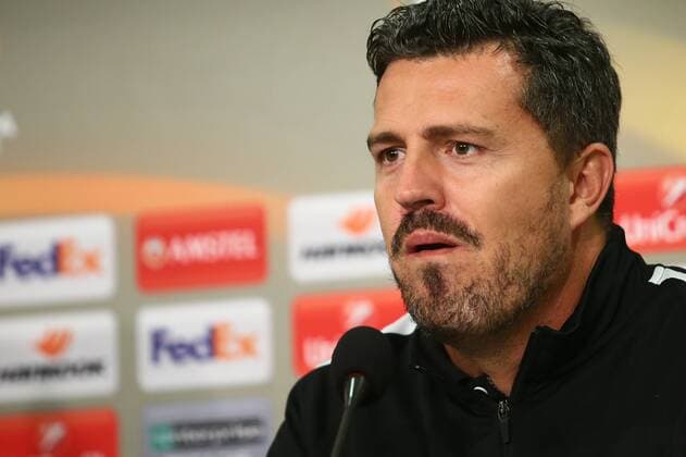 SOCCER - UEFA EL, Schalke vs RBS GELSENKIRCHEN,GERMANY,28.SEP.16 - SOCCER - UEFA Europa League, group stage, FC Schalke 04 vs Red Bull Salzburg, preview, press conference PK Pressekonferenz of RBS. Image shows head coach Oscar Garcia (RBS). GEPAxpictures xFelixxRoittner