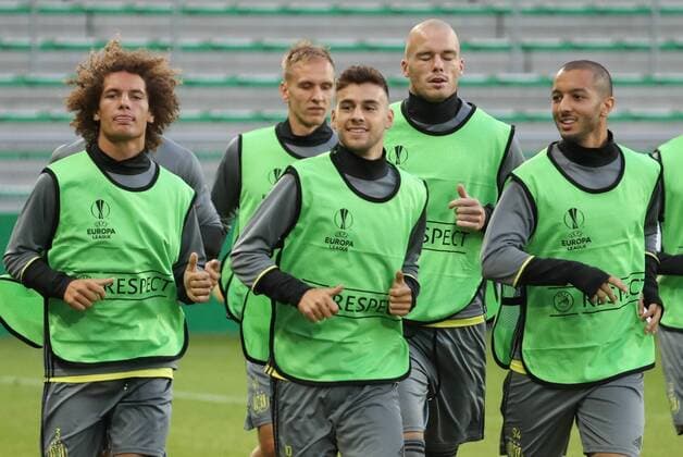 Anderlecht s Wout Faes, Anderlecht s Lukasz Teodorczyk, Anderlecht s Massimo Bruno, Anderlecht s Bram Nuytinck and Anderlecht s Sofiane Hanni pictured during a training session of Belgian soccer team RSC Anderlecht in Saint-Etienne, France, Wednesday 28 September 2016. Tomorrow Anderlecht is playing the second game in the group stage of the UEFA Europa League competition against French club AS Saint-Etienne. VIRGINIExLEFOUR  x04943085x