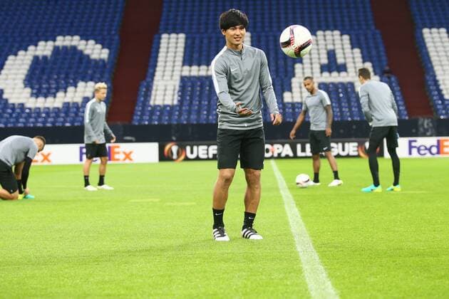 SOCCER - UEFA EL, Schalke vs RBS GELSENKIRCHEN,GERMANY,28.SEP.16 - SOCCER - UEFA Europa League, group stage, FC Schalke 04 vs Red Bull Salzburg, preview, training of RBS. Image shows Takumi Minamino (RBS). GEPAxpictures xFelixxRoittner