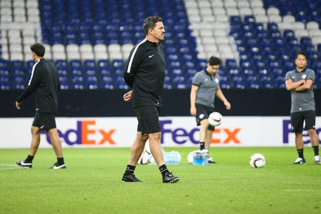 SOCCER - UEFA EL, Schalke vs RBS GELSENKIRCHEN,GERMANY,28.SEP.16 - SOCCER - UEFA Europa League, group stage, FC Schalke 04 vs Red Bull Salzburg, preview, training of RBS. Image shows head coach Oscar Garcia (RBS). GEPAxpictures xFelixxRoittner