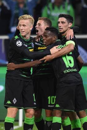 Fußball Champions League Gruppenphase 2. Spieltag Borussia Mönchengladbach - FC Barcelona Barca am 28.09.2016 im Borussia-Park in Mönchengladbach Torjubel zum 1:0 durch Thorgan Hazard ( Mönchengladbach ) xRx