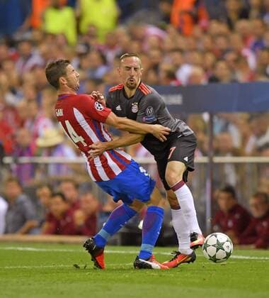 28.09.2016, Fussball Champions-League 2016 2017, Vorrunde 2.Spieltag, Atletico Madrid - FC Bayern München, im Estadio Vicente Calderon, Madrid. v.li: Gabi (Atletico Madrid) gegen Franck Ribery (FC Bayern München). 