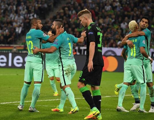 28.09.2016, xjhx, Fussball UEFA Europa League, Borussia Moenchengladbach - FC Barcelona Barca emspor , v.l. Rafinha (FC Barcelona), Arda Turan (FC Barcelona) celebrate the goal, Torjubel zum 1:1 Moenchengladbach