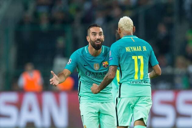 Moenchengladbach, Germany 28.09.2016, UEFA Champions League - 2016 17 Season, Group C - Matchday 2, Borussia Moenchengladbach - FC Barcelona Barca torjubel um Arda Turan (Barcelona) nach seinem treffer zum 1:1, Arda Turan (Barcelona) und Neymar (Barcelona) ( DeFodi001