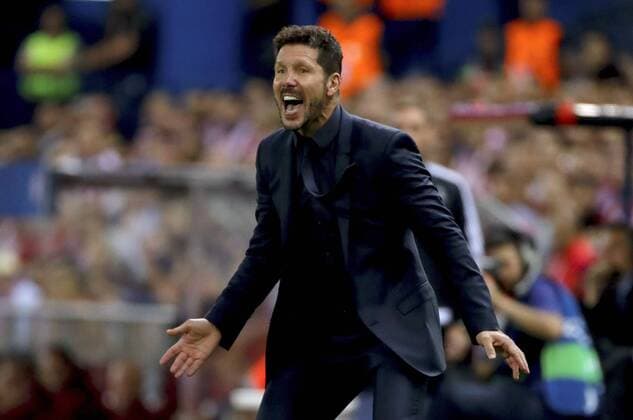 Atletico s Argentinian coach Diego Simeone during the UEFA Champions League second journey match between Atletico de Madrid and Bayern Munich, at Vicente Calderon stadium in Madrid, Madrid s Community, Spain, 28 September 2016. ATLETICO MADRID VS. BAYERN MUNICH !ACHTUNG: NUR REDAKTIONELLE NUTZUNG!  MAD003 20160928-636106996184748464