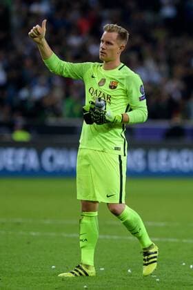 Torwart Marc-Andre ter Stegen FC Barcelona Barca 1) bedankt sich bei der Nordkurve beim Champions League Spiel zwischen Borussia Moenchengladbach und dem FC Barcelona 28.09.2016 Moenchengladbach Copyright: xSchuelerx xEibnerx-xPressefotox
