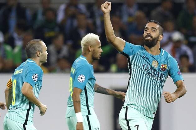 (l-r) Andres Iniesta of FC Barcelona Barca Neymar da Silva Santos Junior of FC Barcelona, Arda Turan of FC Barcelona scored 1-1 during the UEFA Champions League group C match between Borussia Monchengladbach and FC Barcelona on September 28, 2016 at the Borussia Park stadium in Monchengladbach, Germany Borussia Monchengladbach v FC Barcelona UEFA Champions League 2016 2017 xVIxxIVx 6309255