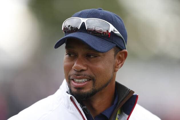 Sep 28, 2016: Chaska, MN, USA; USA team vice captain Tiger Woods watches players practice for the 2016 Ryder Cup at Hazeltine National Golf Club. (Photo by Brian Spurlock Icon Sportswire) GOLF: SEP 28 PGA Golf Herren - Ryder Cup - Practice Round Icon1609288077 EDITORIAL USE ONLY