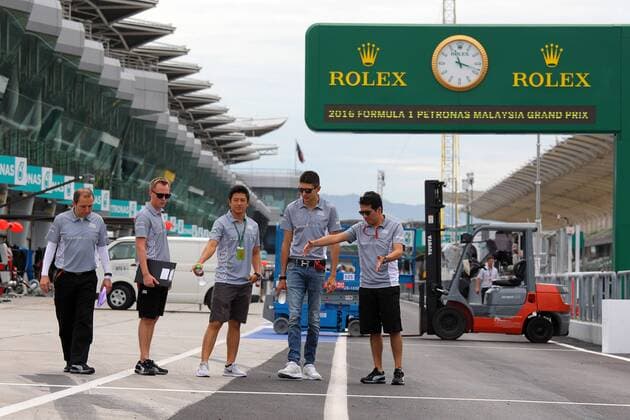 Formel 1, GP von Malaysia Malaysian Grand Prix, Sepang 29 September - 2 October 2016 29.09.2016 - Rio Haryanto (IDN) Manor Racing and Esteban Ocon (FRA) Manor Racing MRT05 