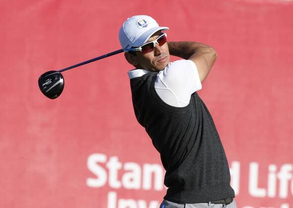 September 29, 2016: Chaska, MN, USA; Rafael Cabrera-Bello tees off on the first hole during practice for the 2016 Ryder Cup at Hazeltine National Golf Club in Chaska, MN. (Photo by Brian Spurlock Icon Sportswire) GOLF: SEP 29 PGA Golf Herren - Ryder Cup - 3rd Day Practice Round Icon16092938 EDITORIAL USE ONLY