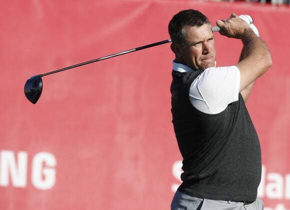 September 29, 2016: Chaska, MN, USA; Lee Westwood tees off on the first hole during practice for the 2016 Ryder Cup at Hazeltine National Golf Club in Chaska, MN. (Photo by Brian Spurlock Icon Sportswire) GOLF: SEP 29 PGA Golf Herren - Ryder Cup - 3rd Day Practice Round Icon16092930 EDITORIAL USE ONLY