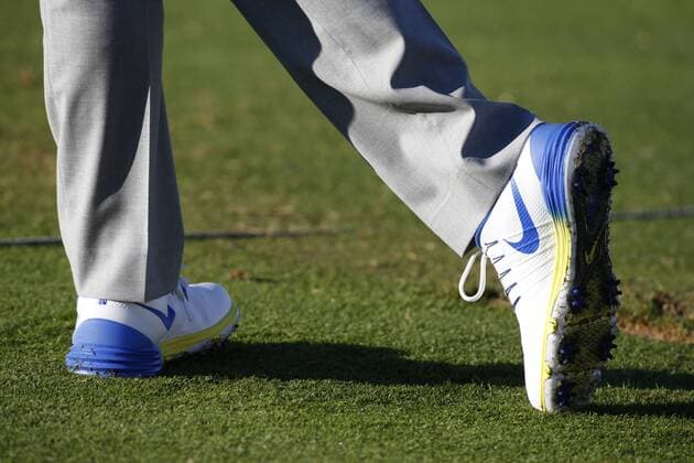 September 29, 2016: Chaska, MN, USA; Rory McIlroy hits balls on the driving range during practice for the 2016 Ryder Cup at Hazeltine National Golf Club in Chaska, MN. (Photo by Brian Spurlock Icon Sportswire) GOLF: SEP 29 PGA Golf Herren - Ryder Cup - 3rd Day Practice Round Icon16092922 EDITORIAL USE ONLY